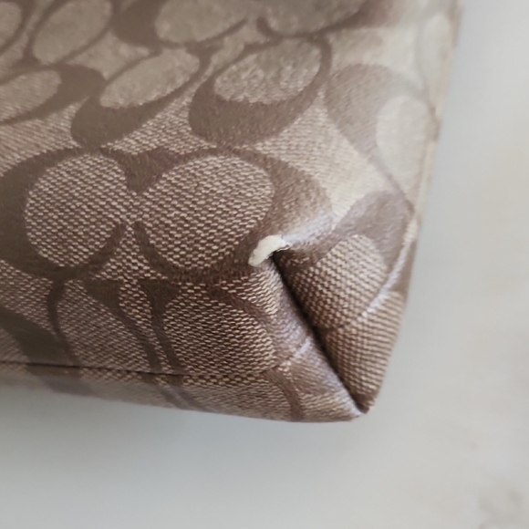 Coach Signature Tan Crossbody Bag - Picture 4 of 10